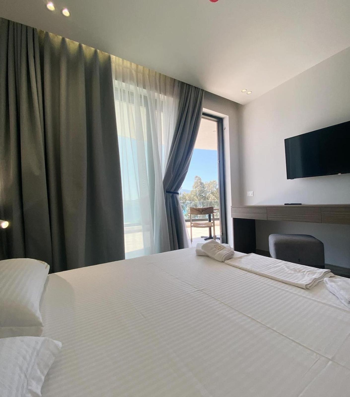 A&G Hotel Radhimë Eksteriør bilde